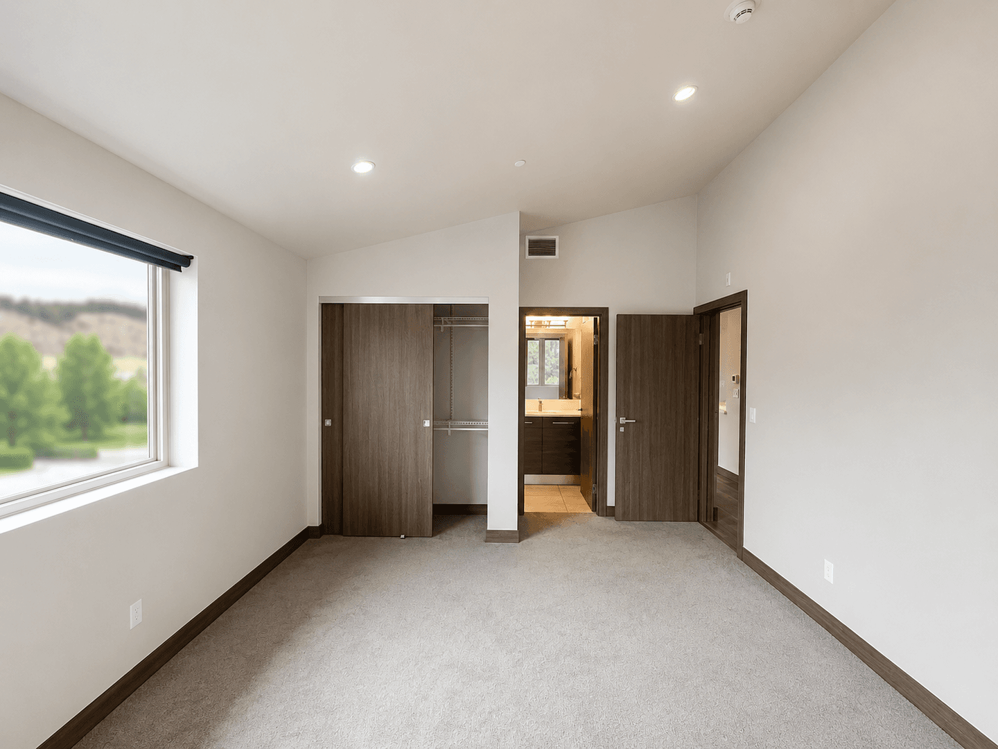 Eagle Apartment: 1115 Chambers Avenue