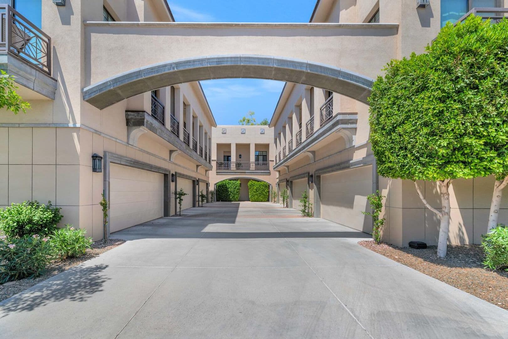 Phoenix House: 2 Biltmore Estates #101