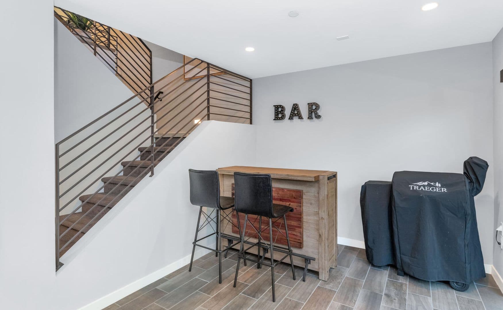 Scottsdale House: 6990 E. 6th St #1007