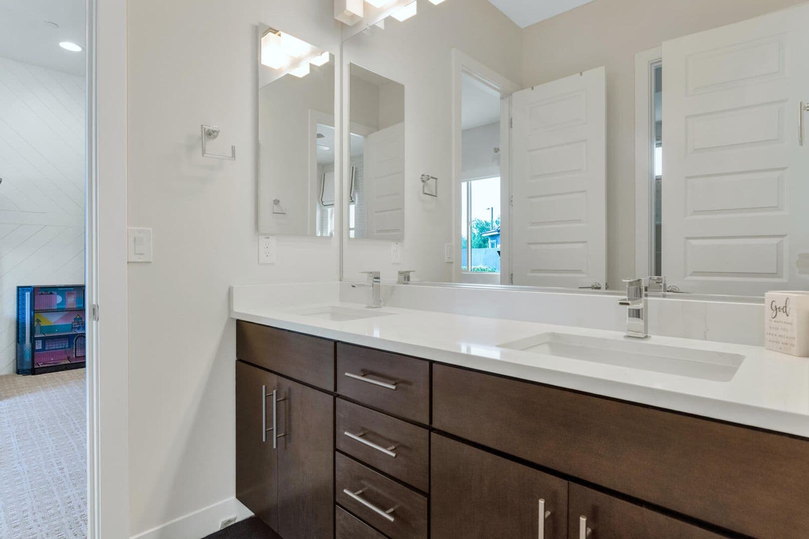 Phoenix House: 2855 E. Los Gatos