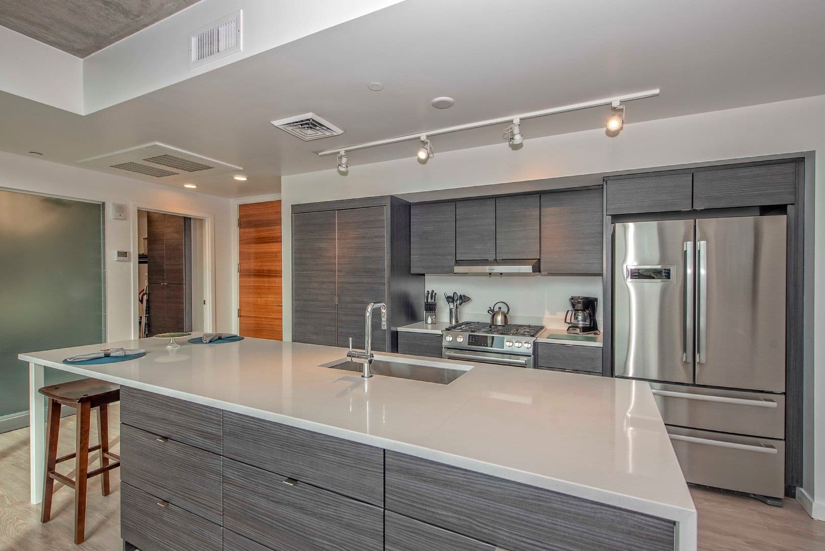 Phoenix House: 100 W. Portland #504