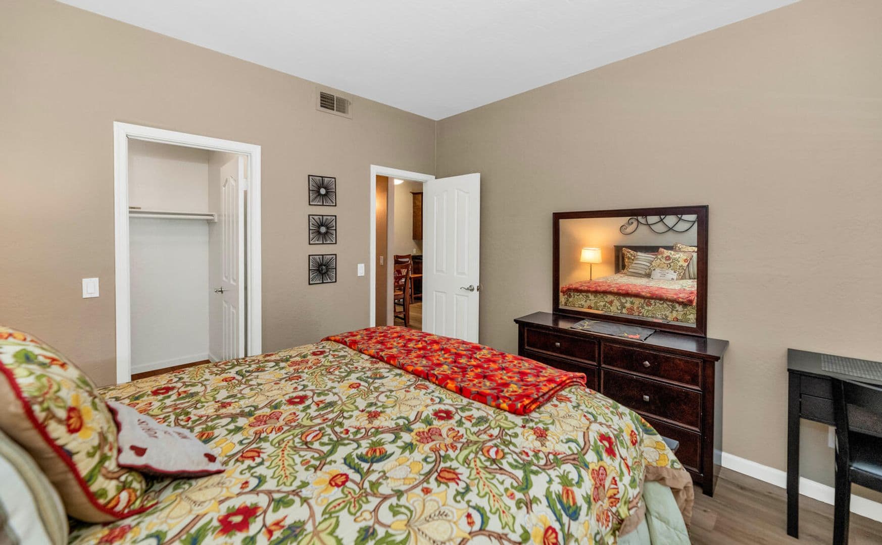 Scottsdale House: 14145 N. 92nd St #1083