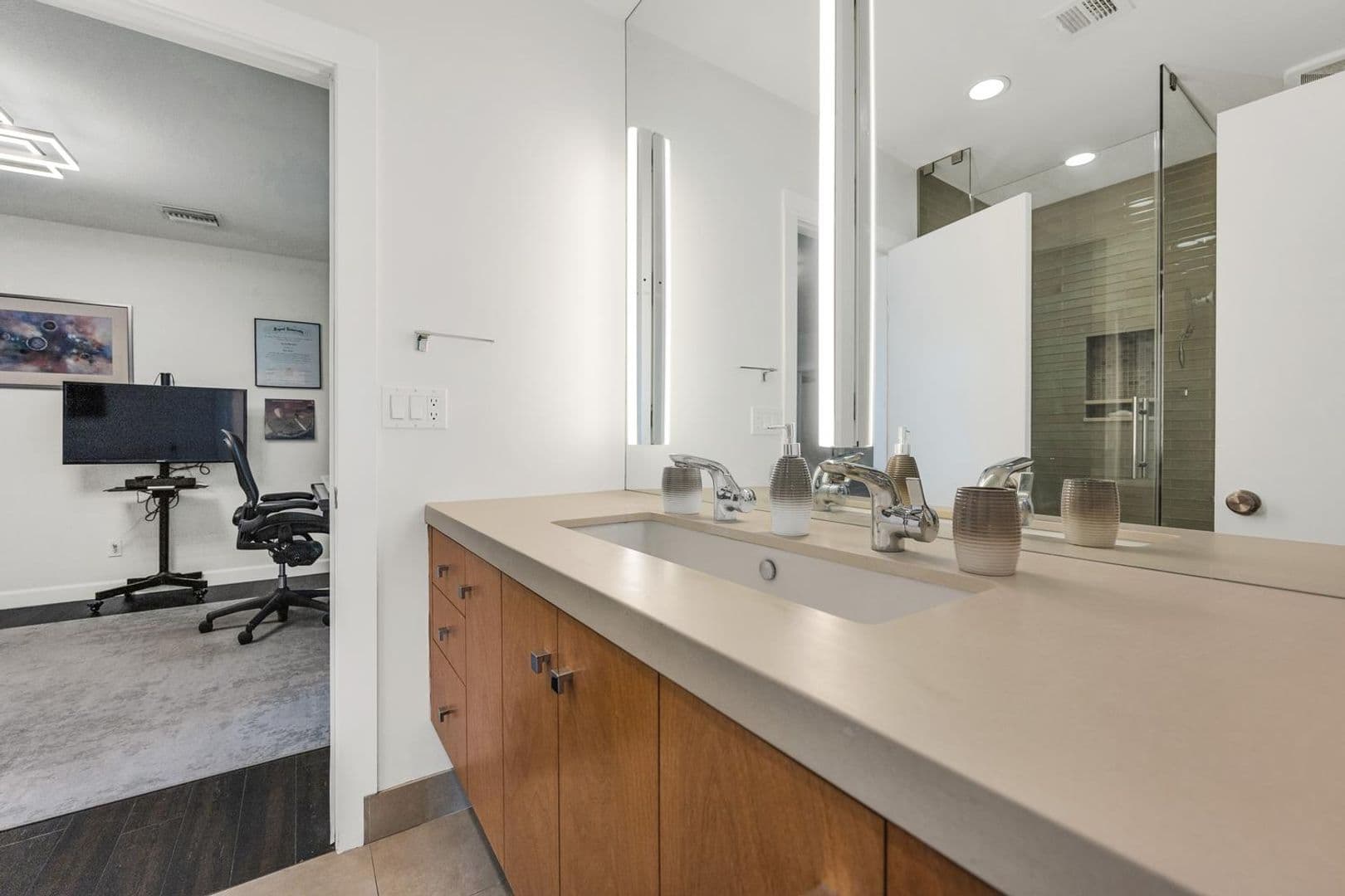 Paradise Valley House: 5228 N. 70th Pl