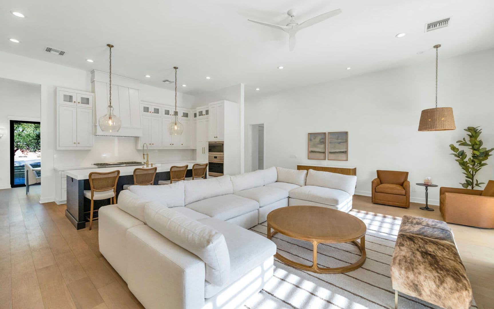 Phoenix House: 4147 E. Clarendon Ave