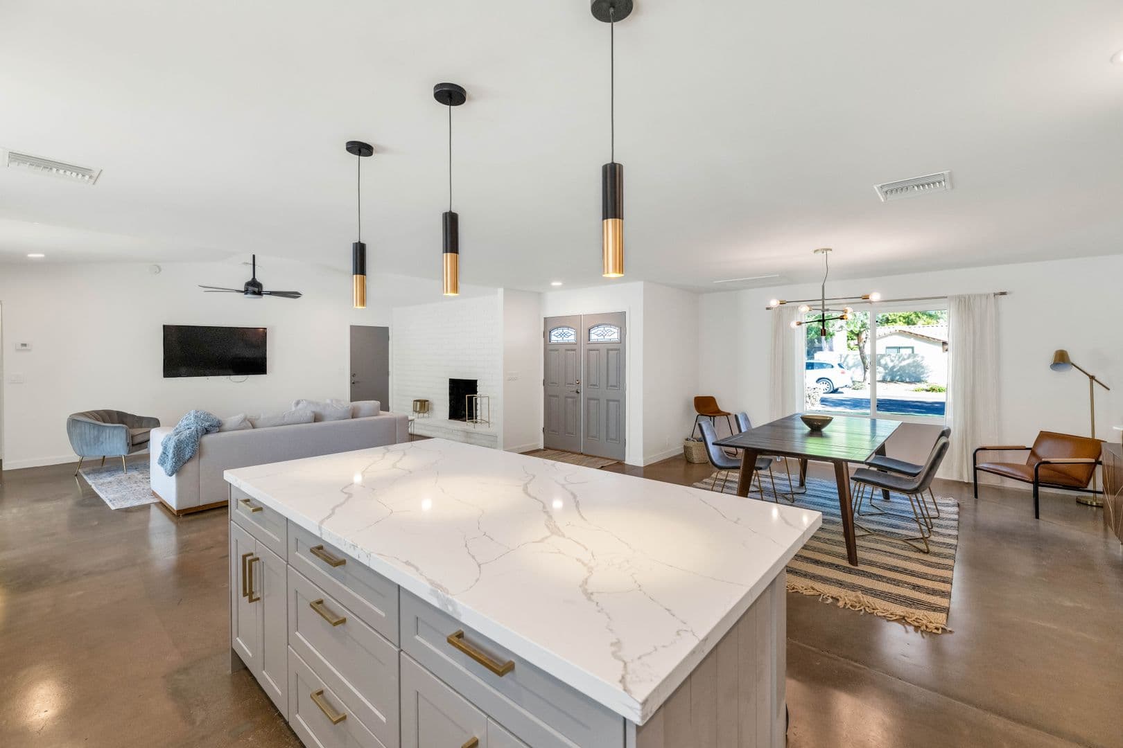 Tempe House: 1511 E. Edgewater Dr