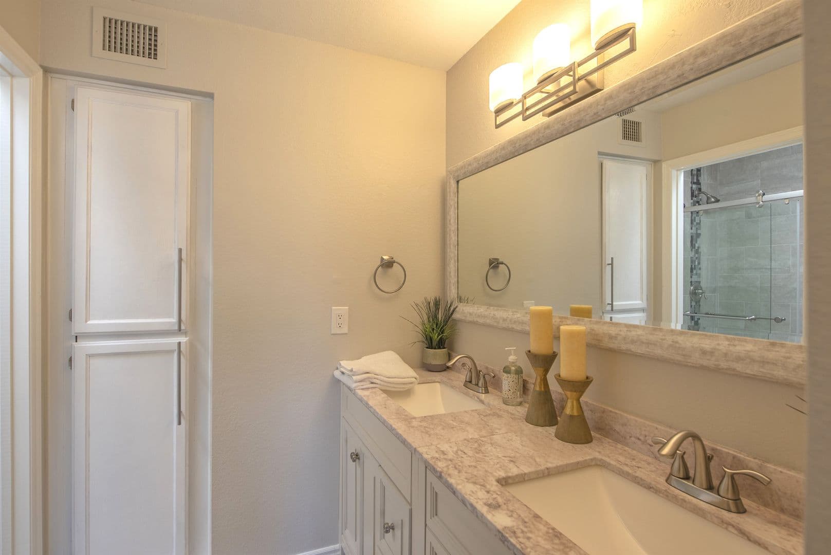 Scottsdale House: 8651 E Royal Palm #235