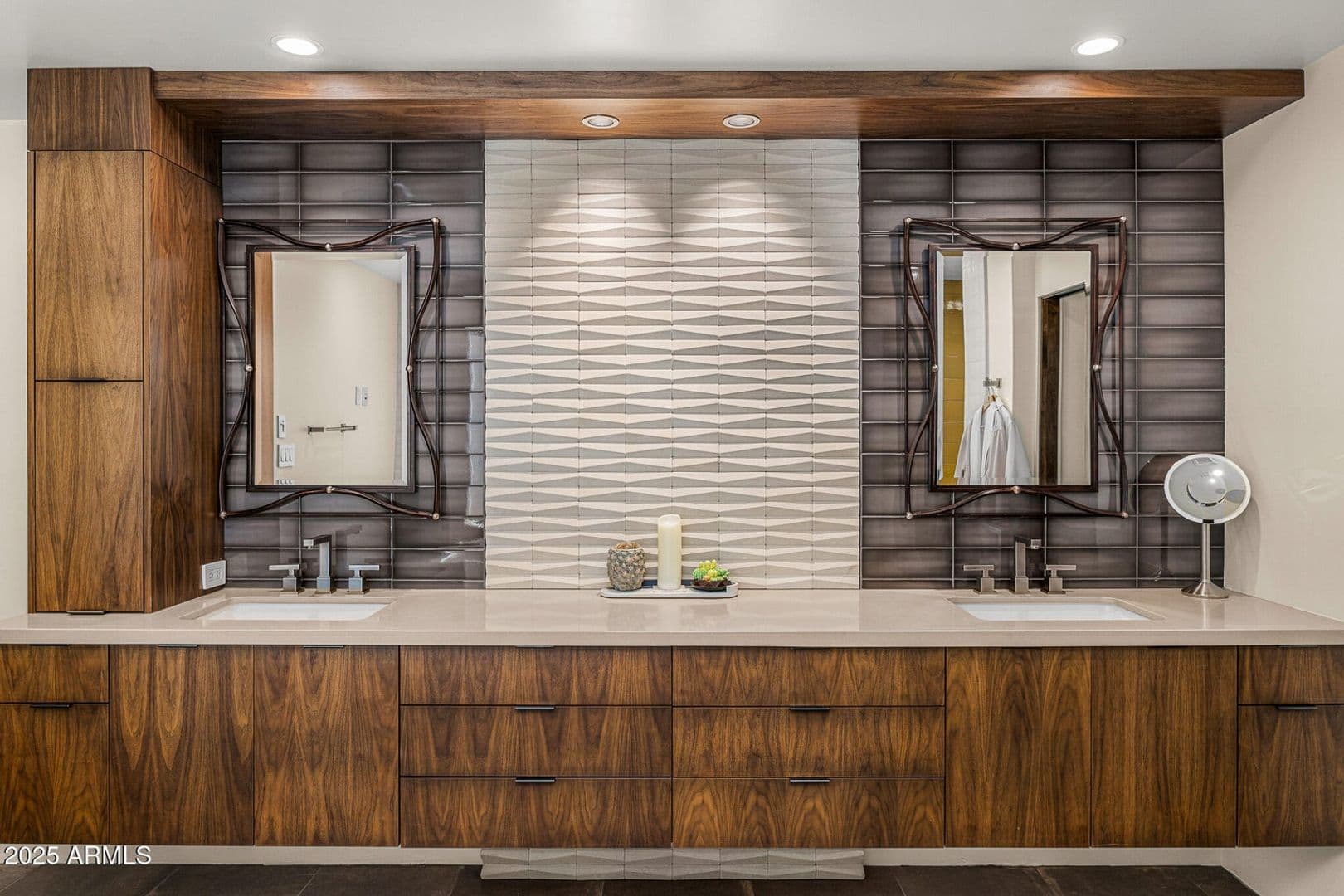 Paradise Valley House: 6331 E. Hummingbird Lane