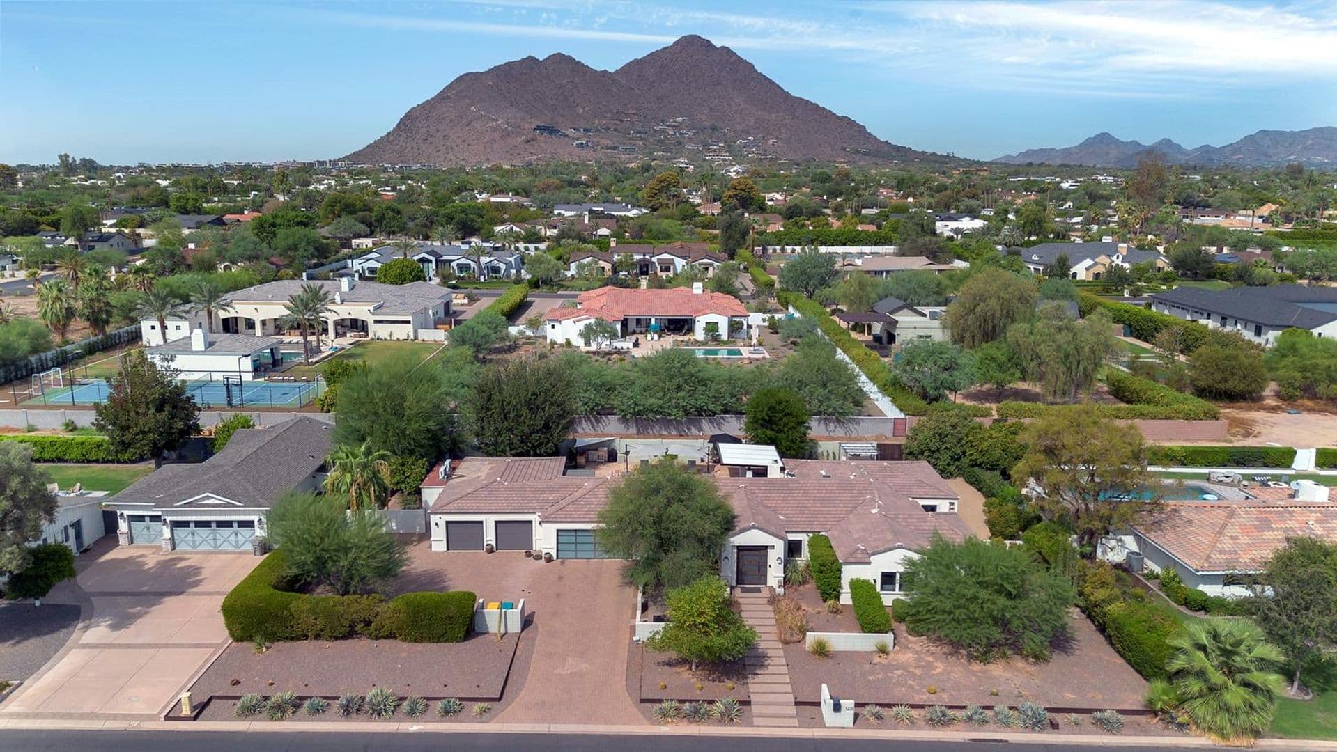 Paradise Valley House: 5228 N. 70th Pl