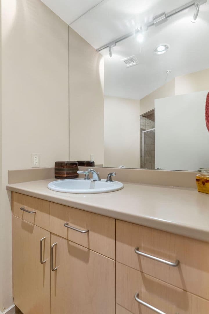 Scottsdale House: 7301 E. 3rd Ave #305