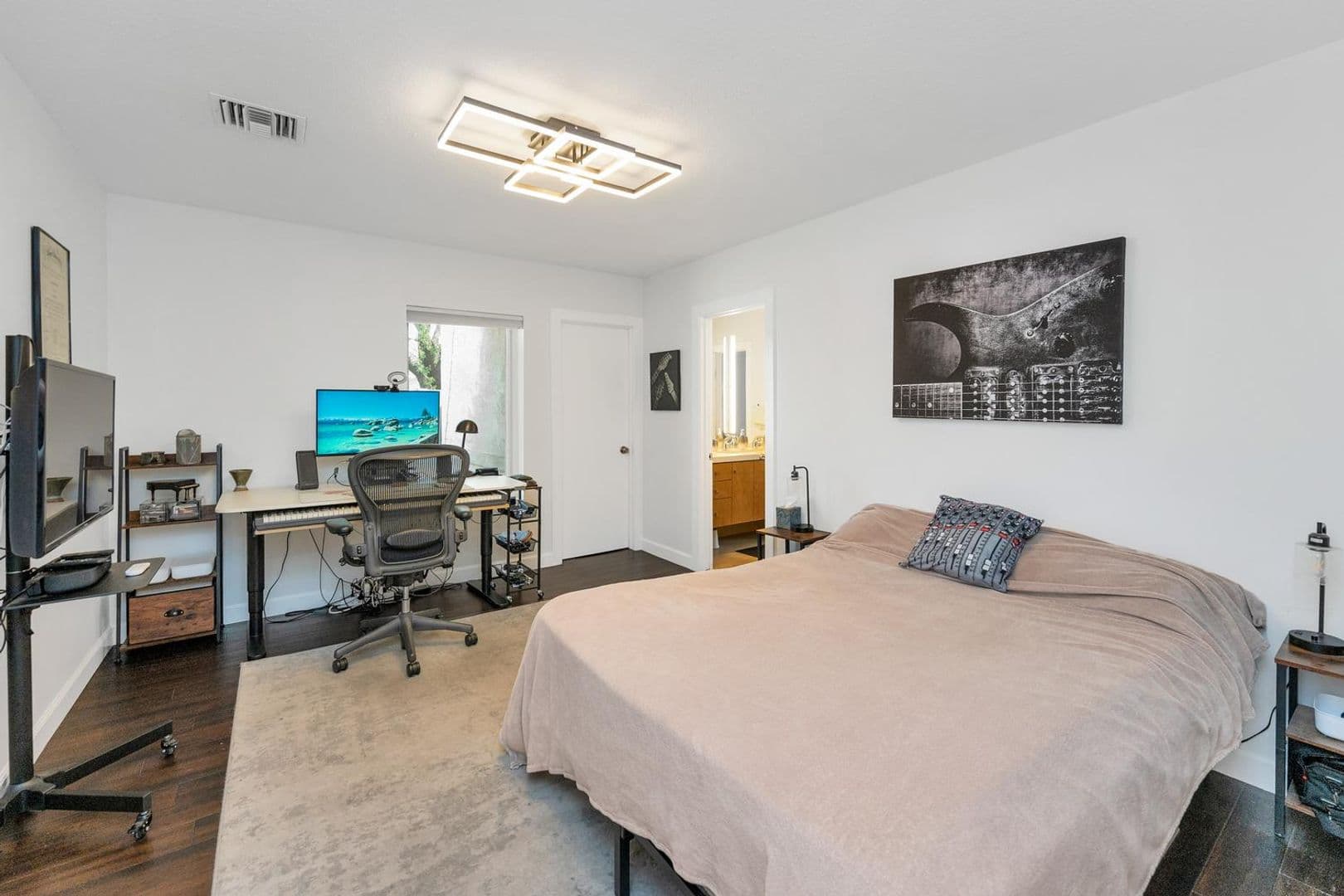 Paradise Valley House: 5228 N. 70th Pl