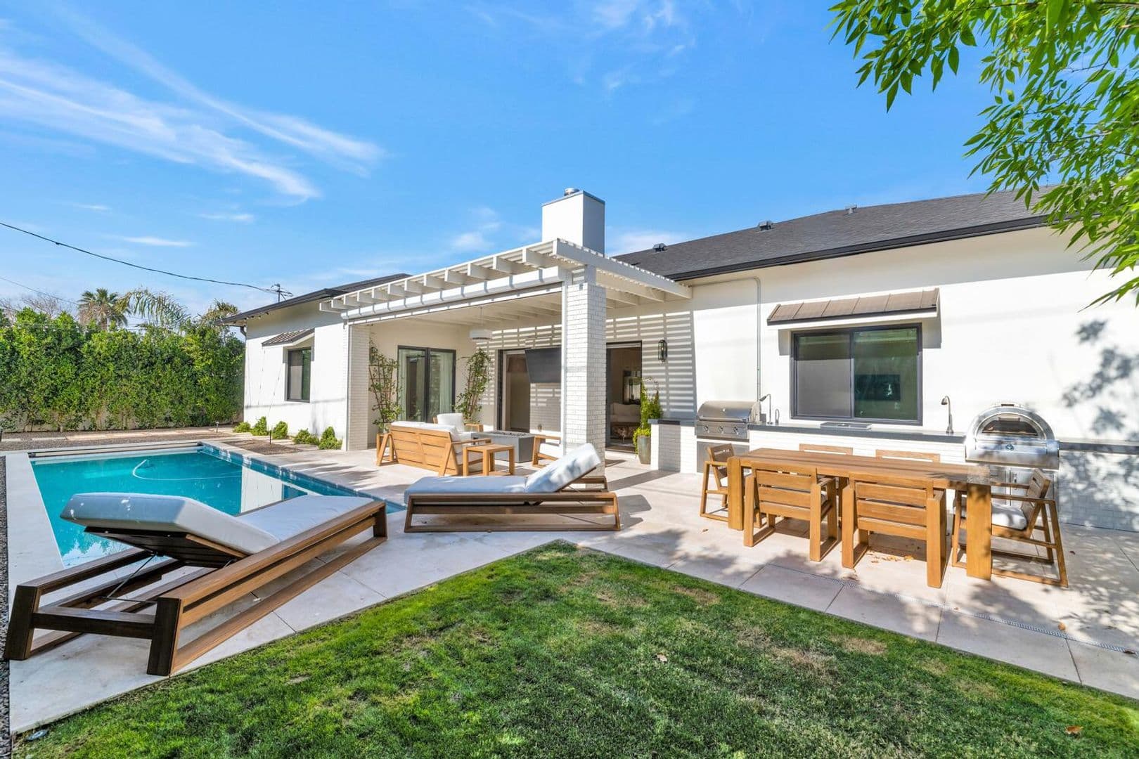 Phoenix House: 4147 E. Clarendon Ave
