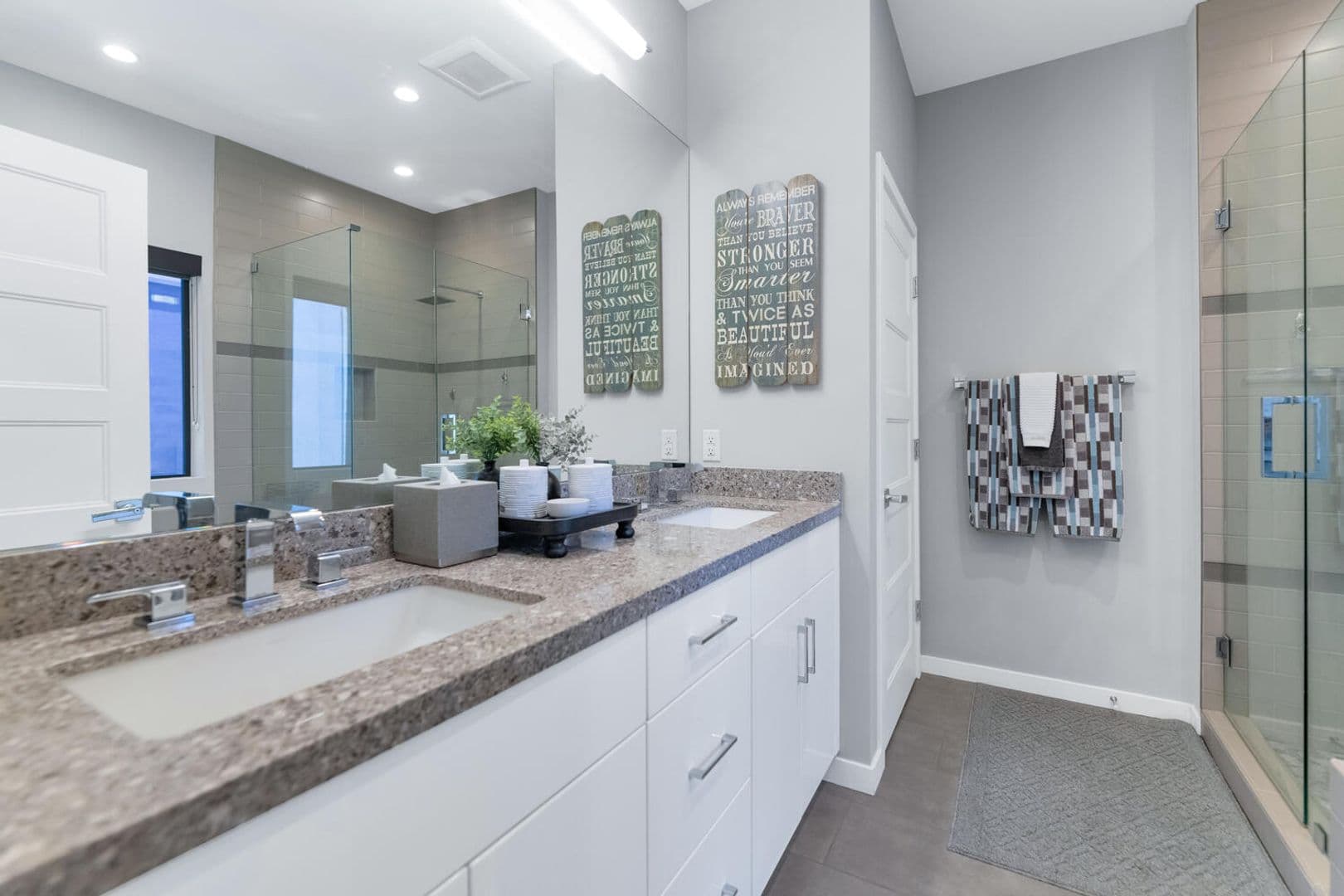 Scottsdale House: 6990 E. 6th St #1007
