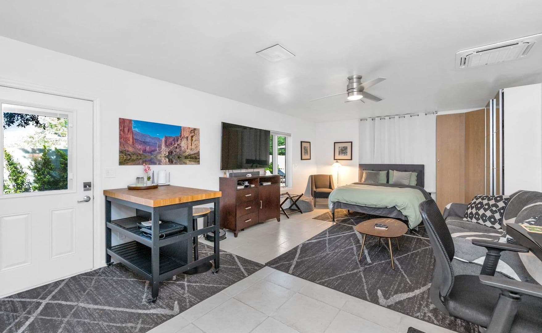 Paradise Valley House: 5228 N. 70th Pl