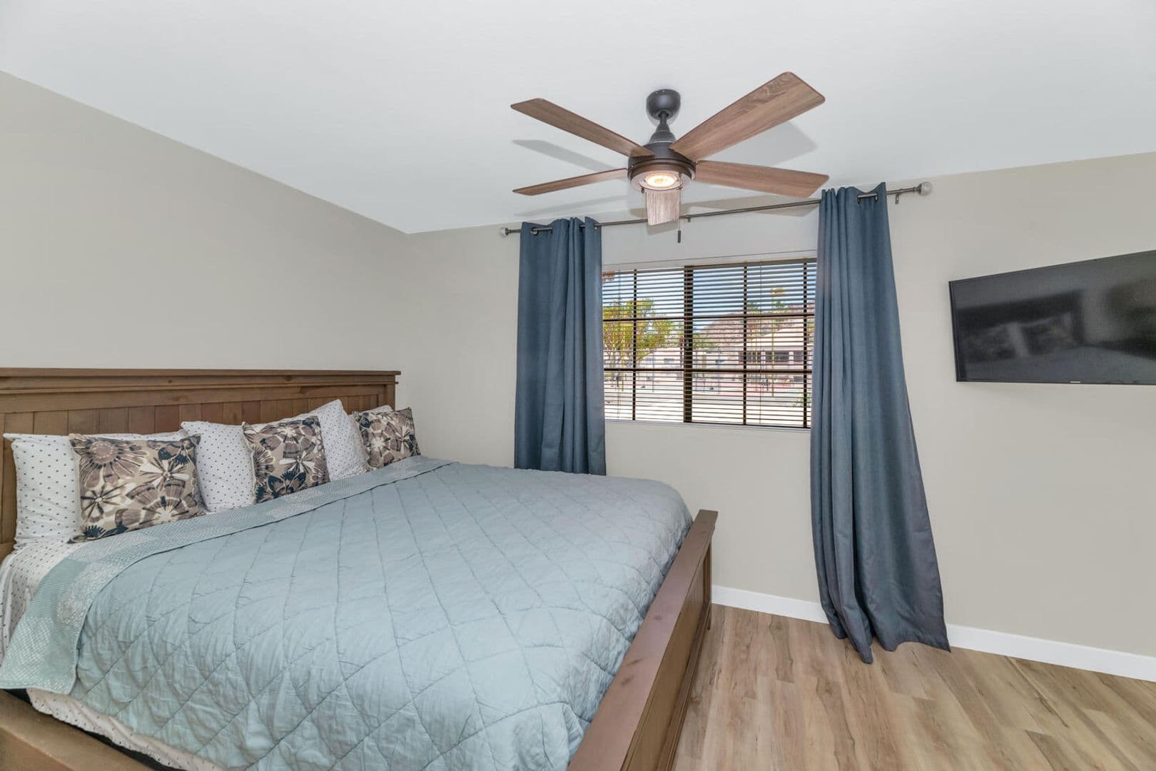 Phoenix House: 3037 E. Rose Lane