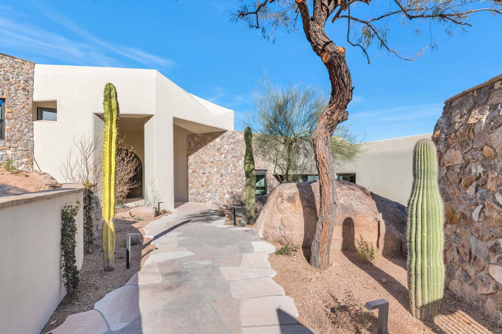 Paradise Valley House: 5810 E Cholla Ln