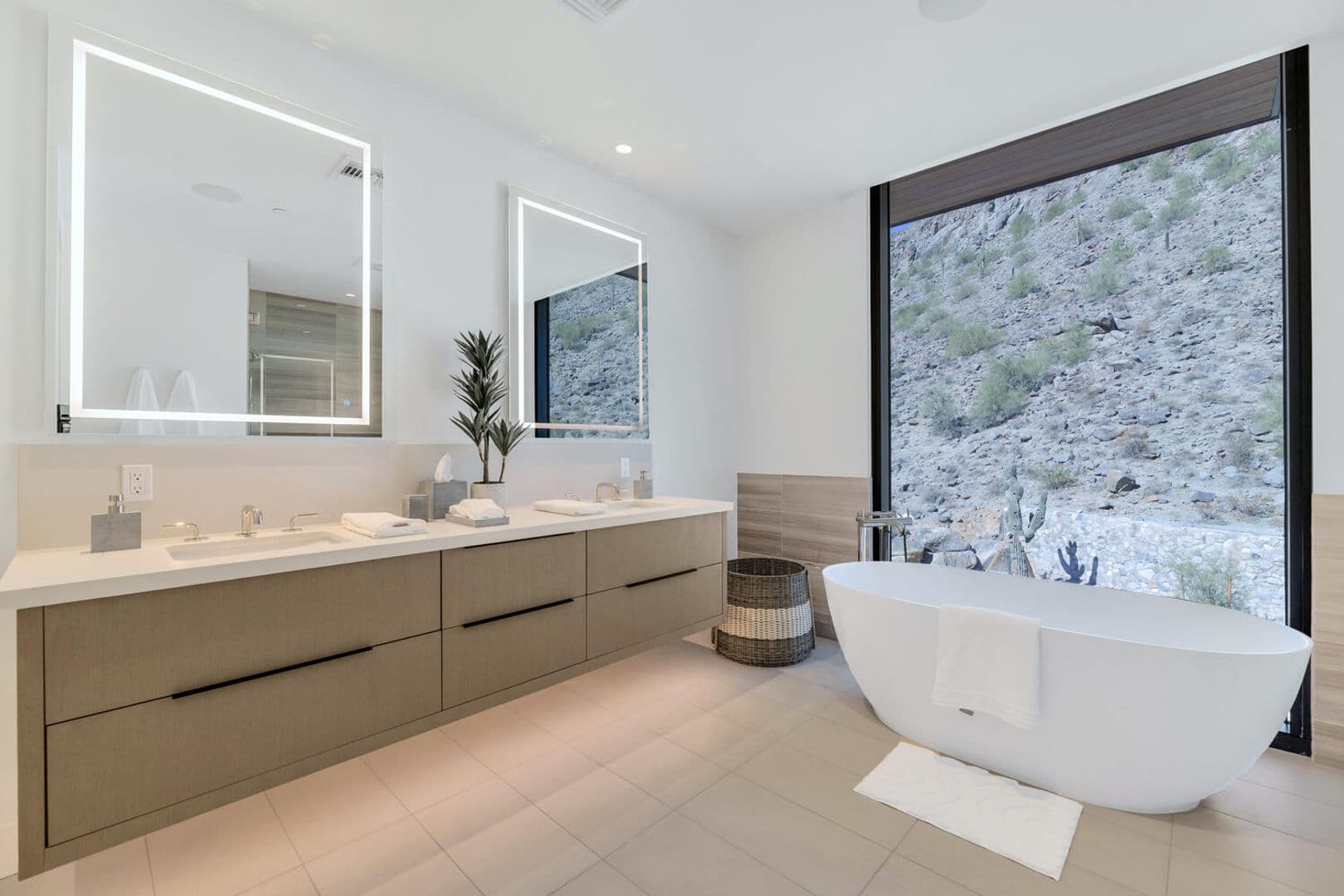 Scottsdale House: 5000 N Camelback Ridge Rd #407