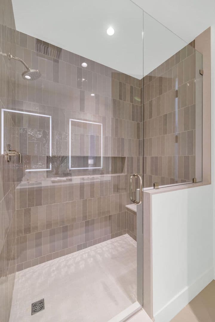 Scottsdale House: 5000 N Camelback Ridge Rd #407