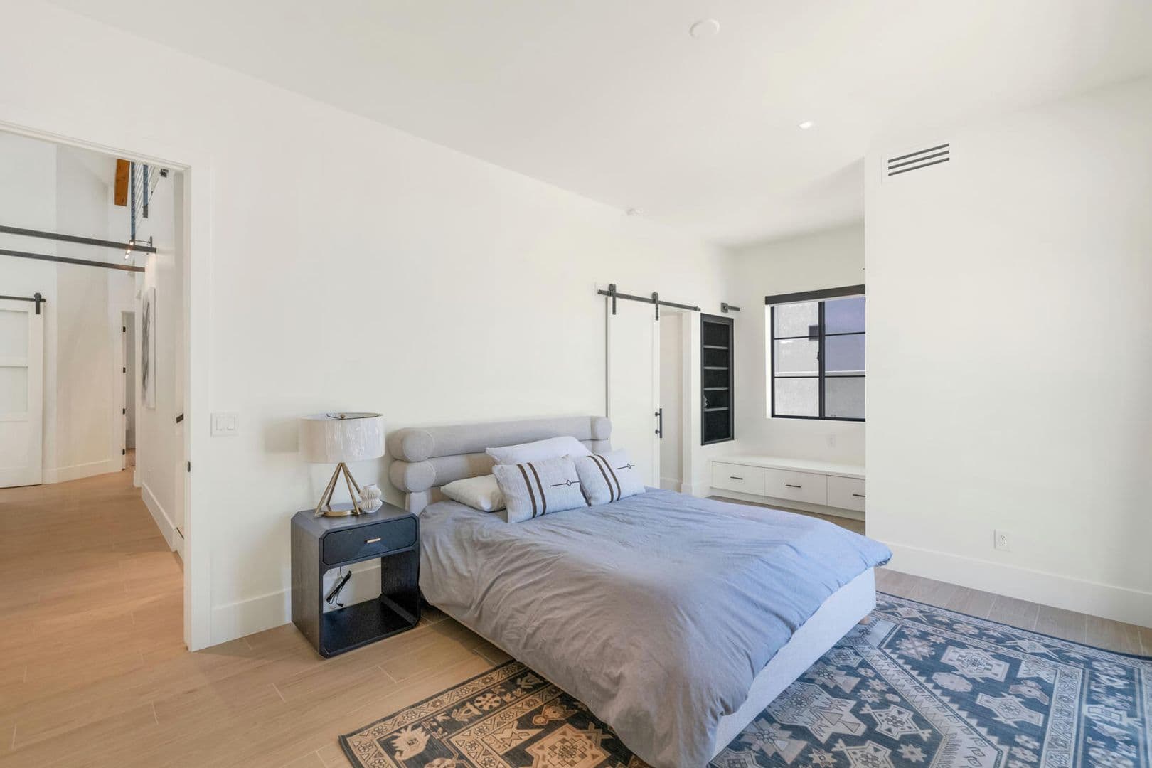 Phoenix House: 4216 E Hazelwood St