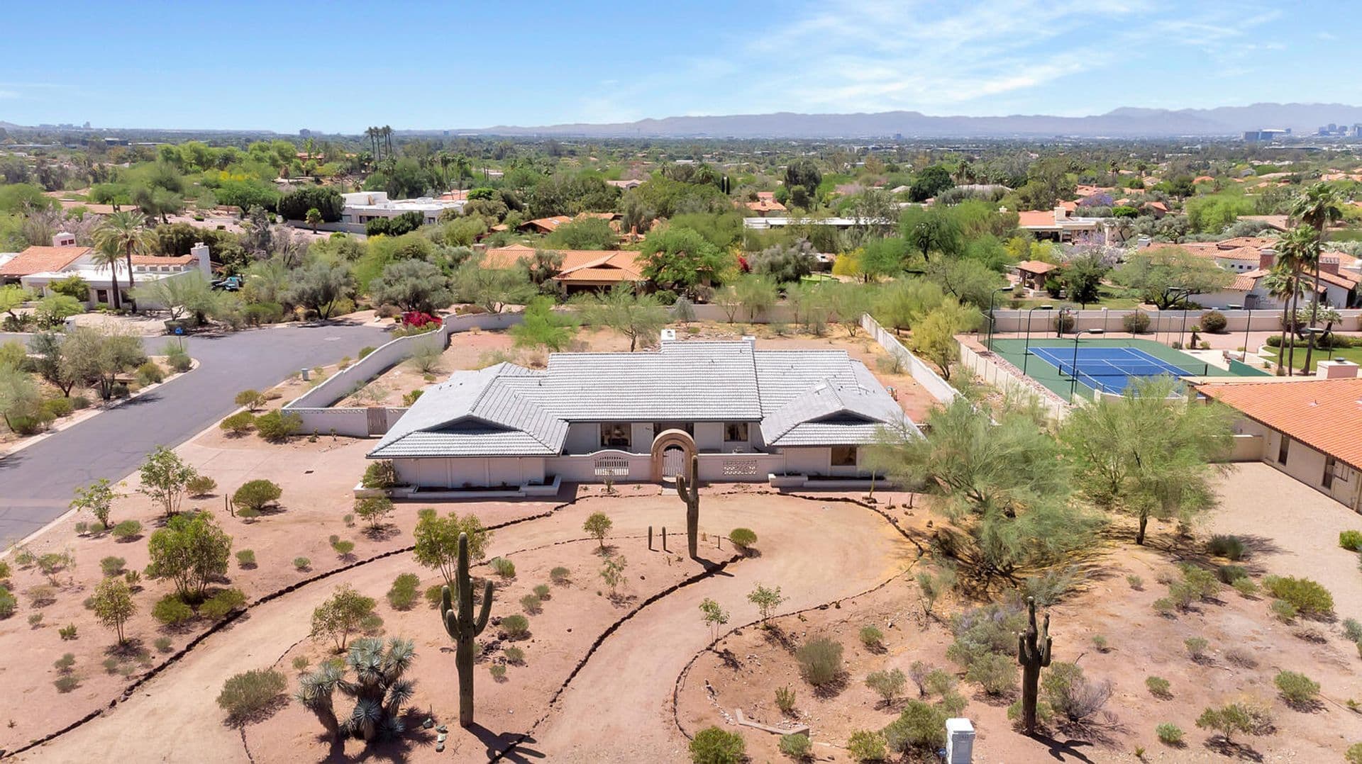 Paradise Valley House: 3411 E Valley Vista Ln