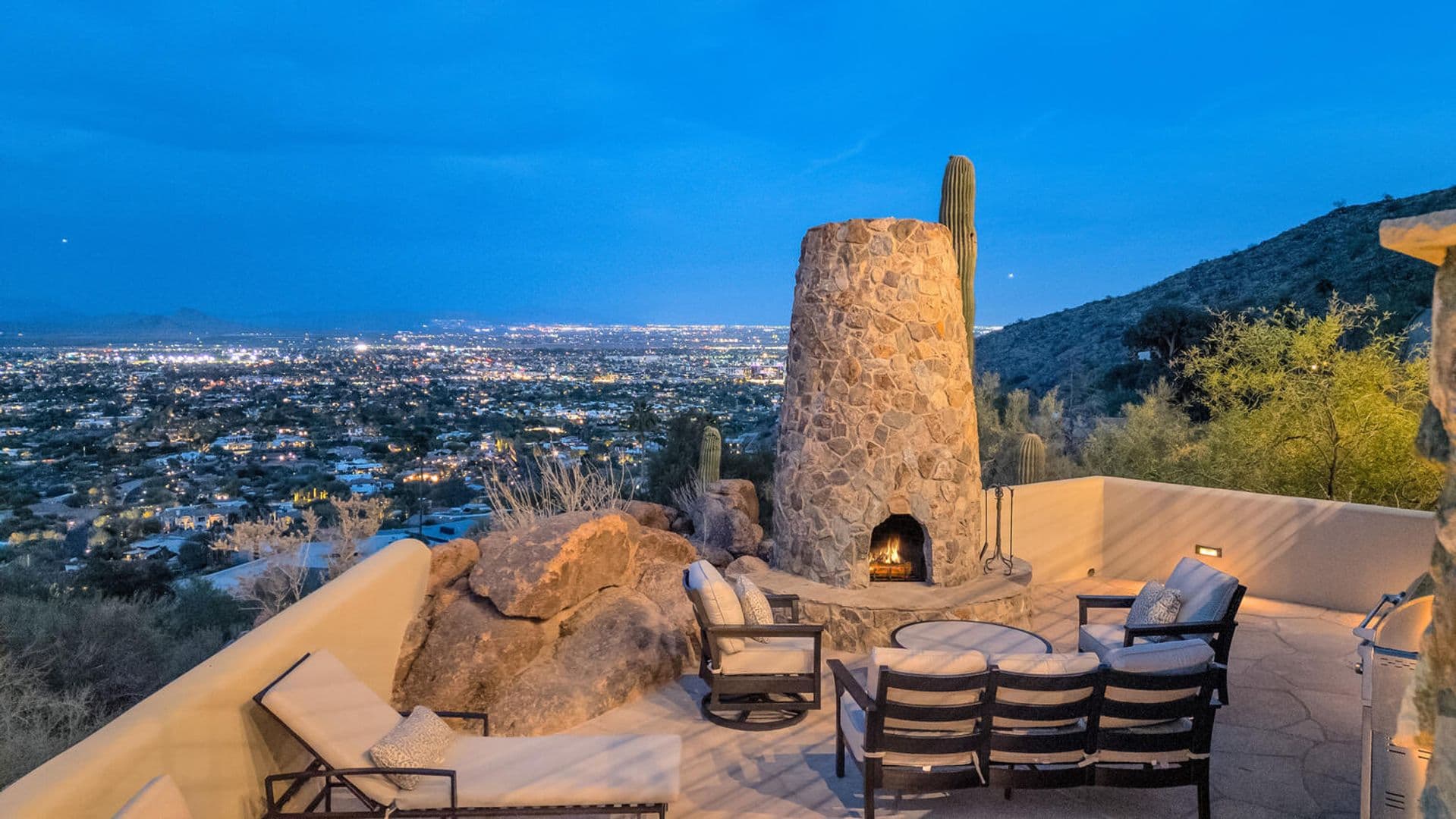 Paradise Valley House: 5810 E Cholla Ln
