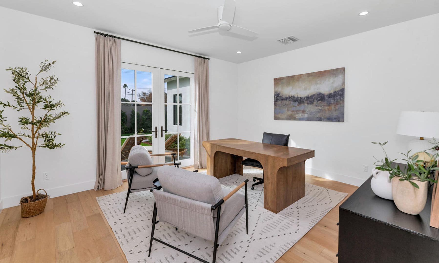 Scottsdale House: 6039 E. Calle Camelia