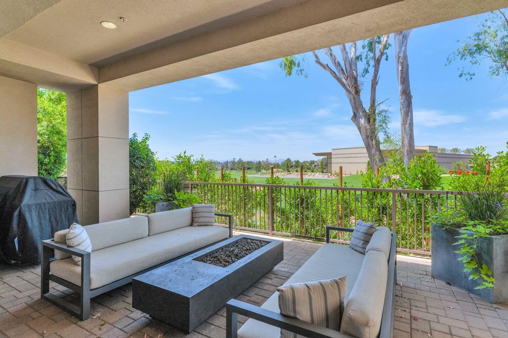 Phoenix House: 2 Biltmore Estates #101