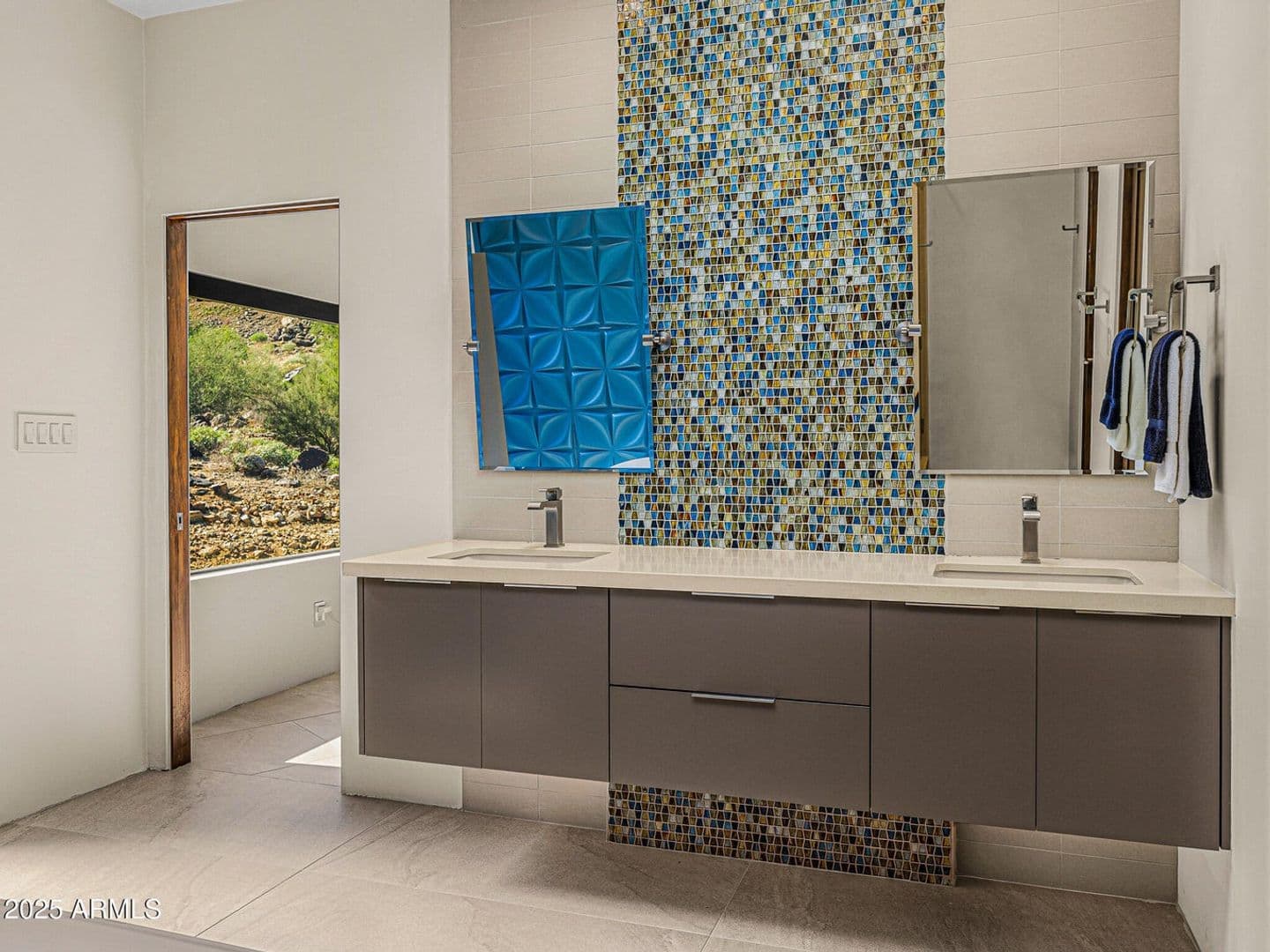 Paradise Valley House: 6331 E. Hummingbird Lane