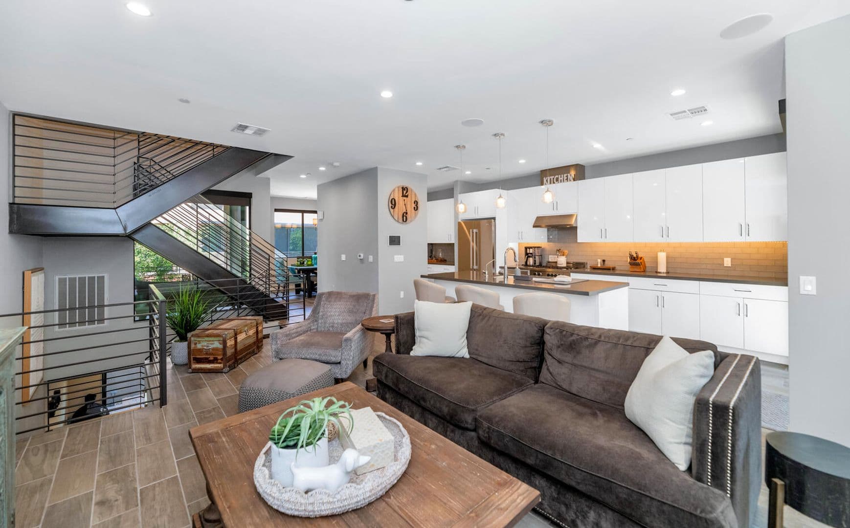Scottsdale House: 6990 E. 6th St #1007