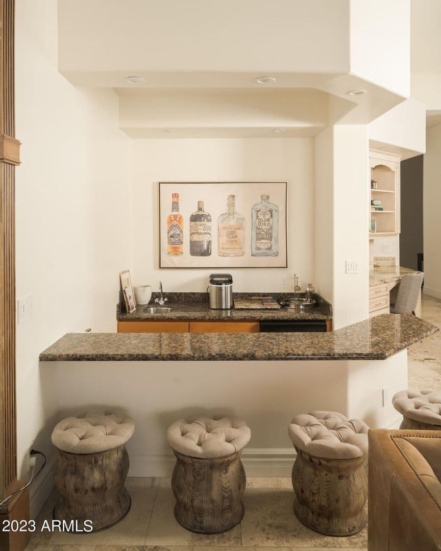 Paradise Valley House: 9215 N. Invergordon Rd