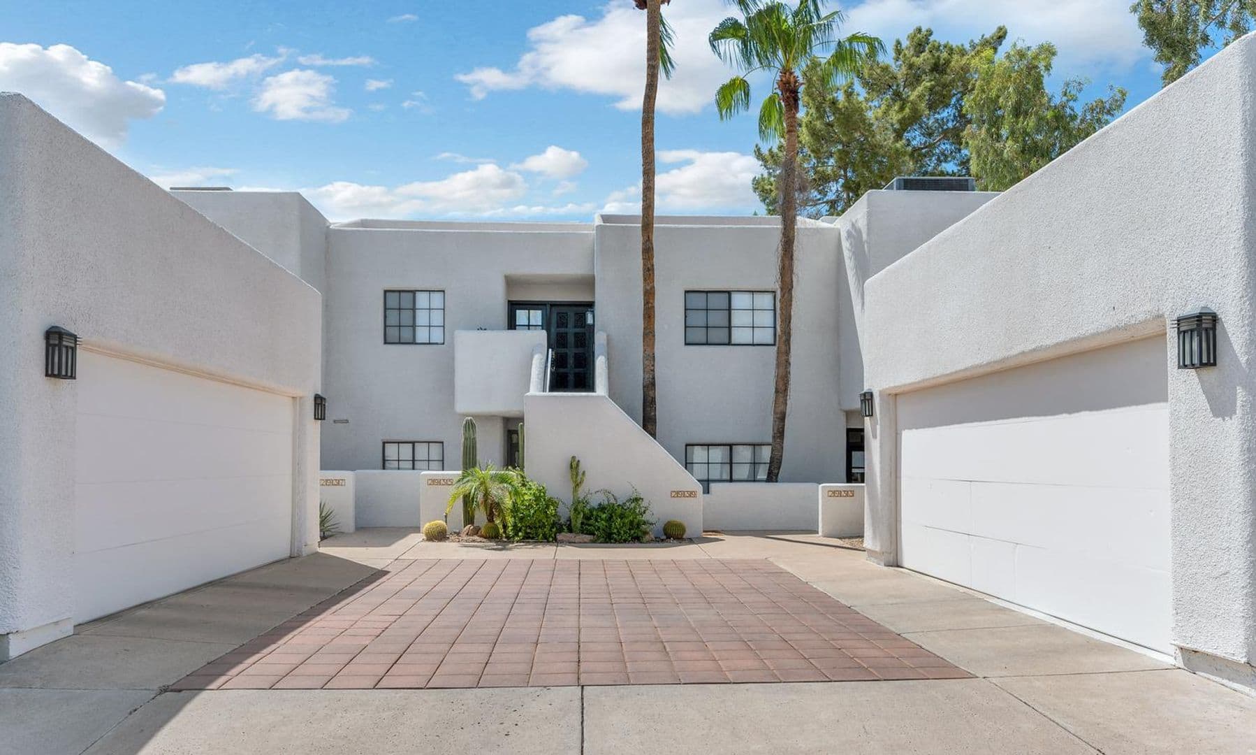 Phoenix House: 2939 E. Rose Lane