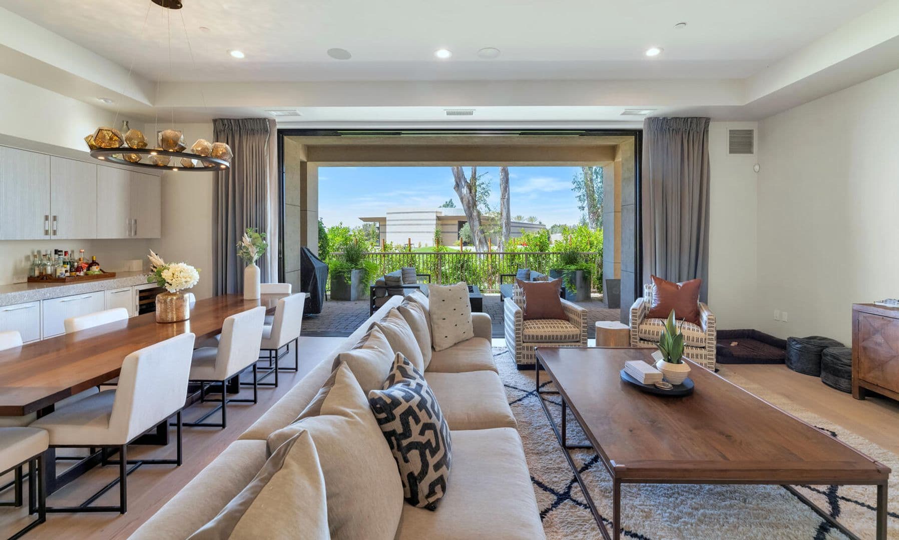 Phoenix House: 2 Biltmore Estates #101