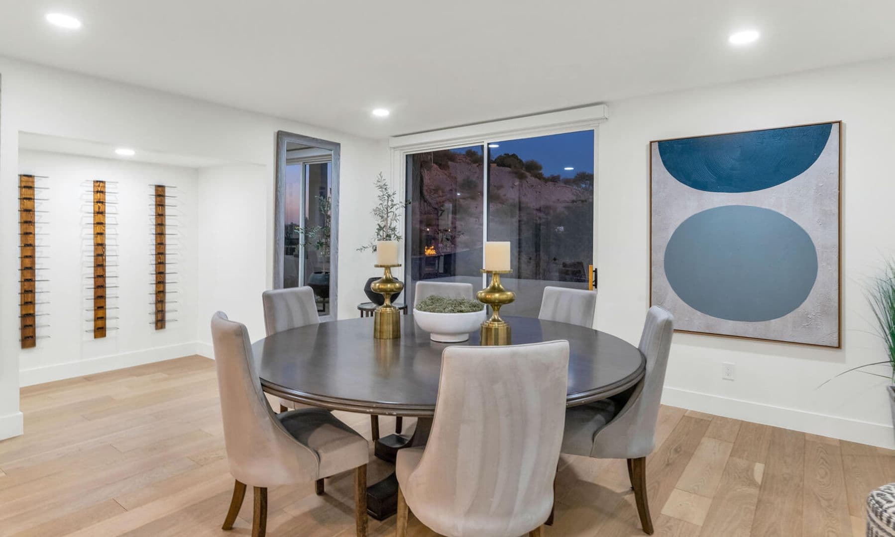 Paradise Valley House: 6664 N. 40th St