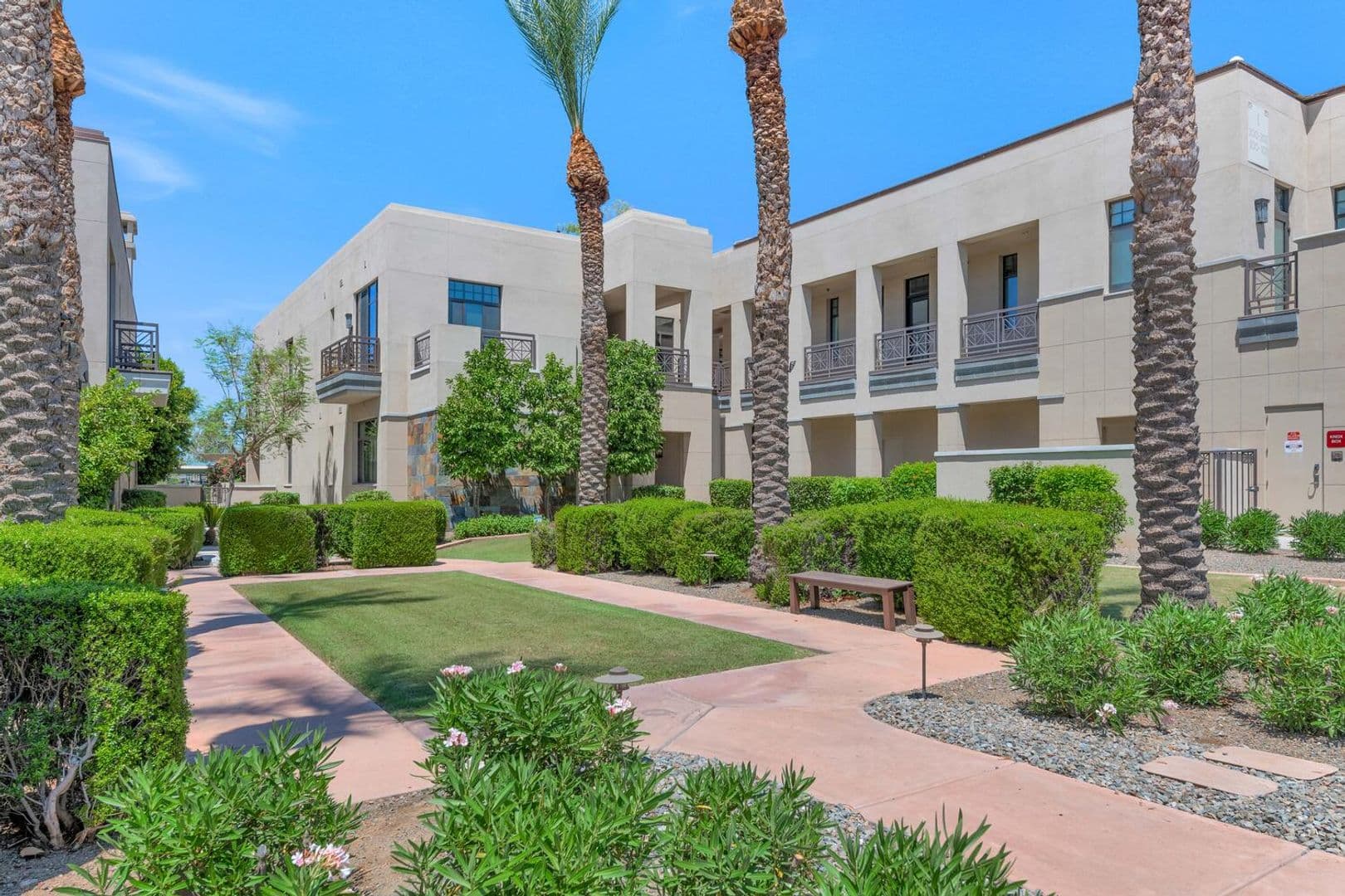 Phoenix House: 2 Biltmore Estates #101