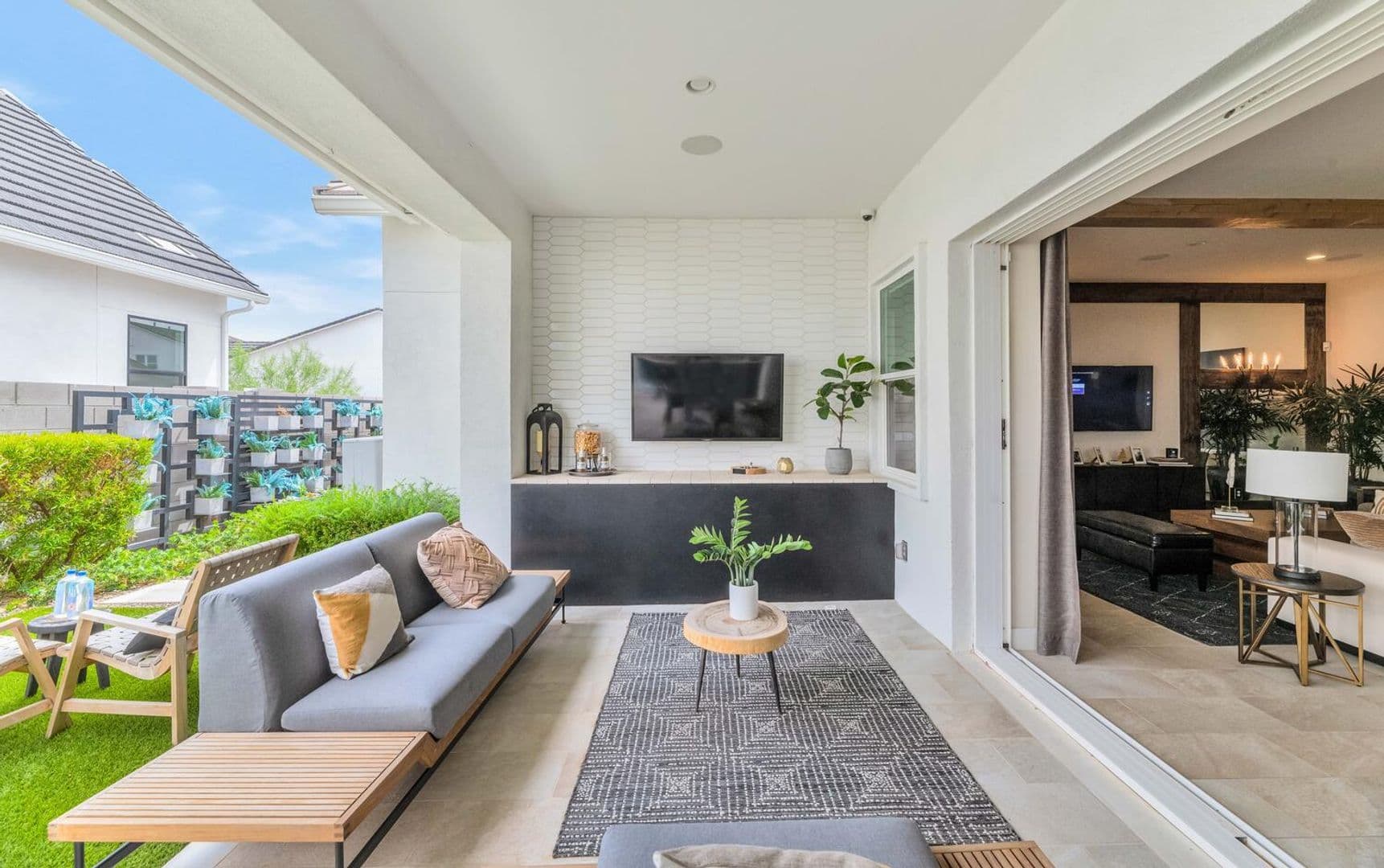 Mesa House: 10118 E Tesla Ave
