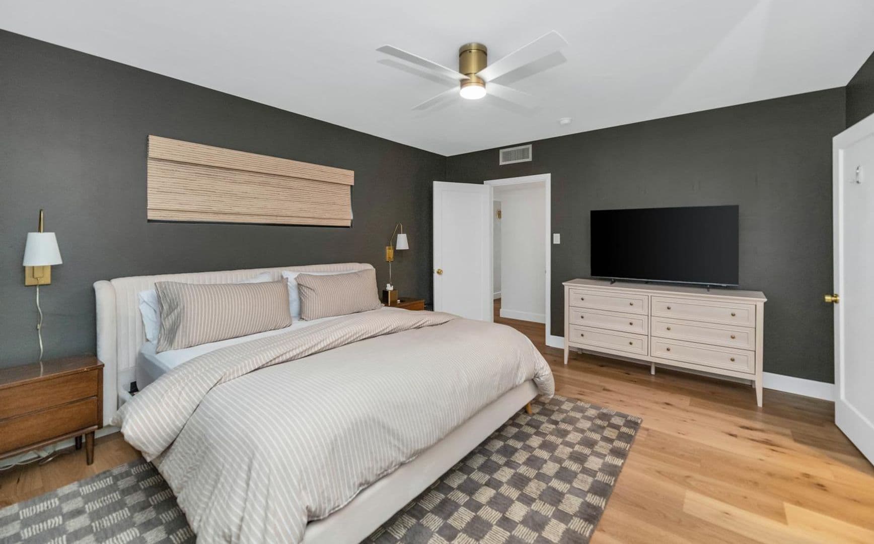 Tempe House: 103 W. Palmcroft Dr