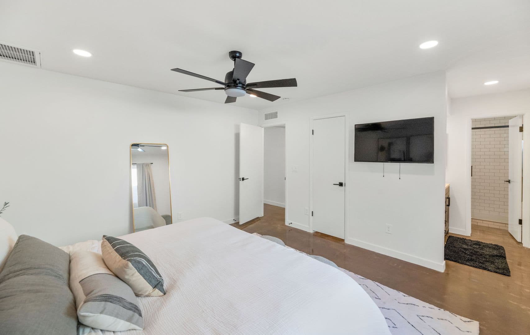 Tempe House: 1511 E. Edgewater Dr