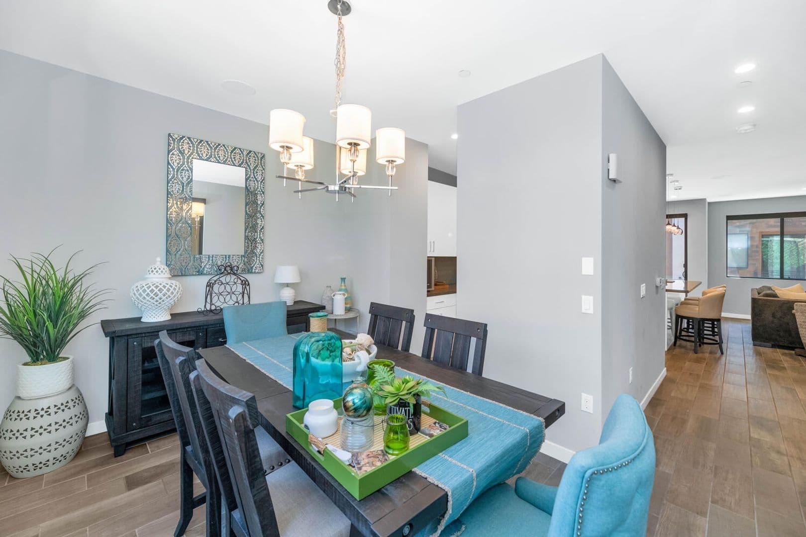 Scottsdale House: 6990 E. 6th St #1007