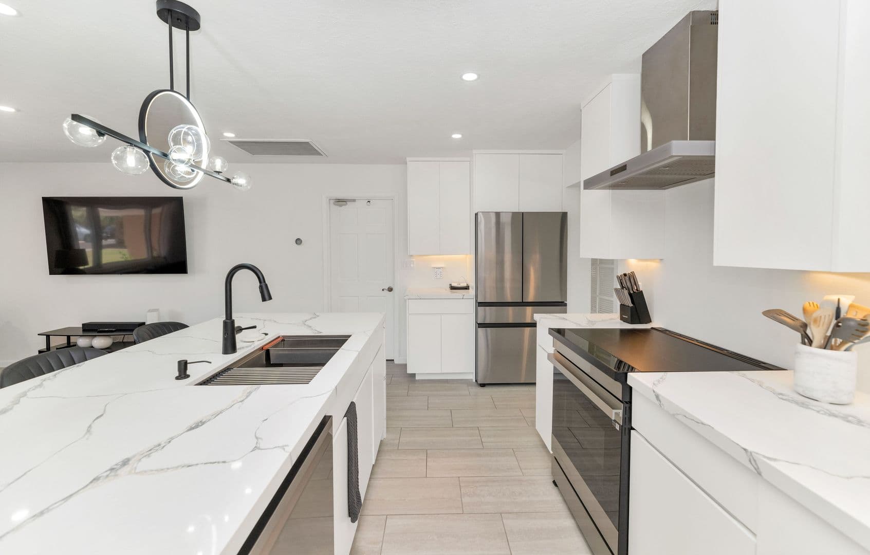 Phoenix House: 4406 N Dromedary Rd