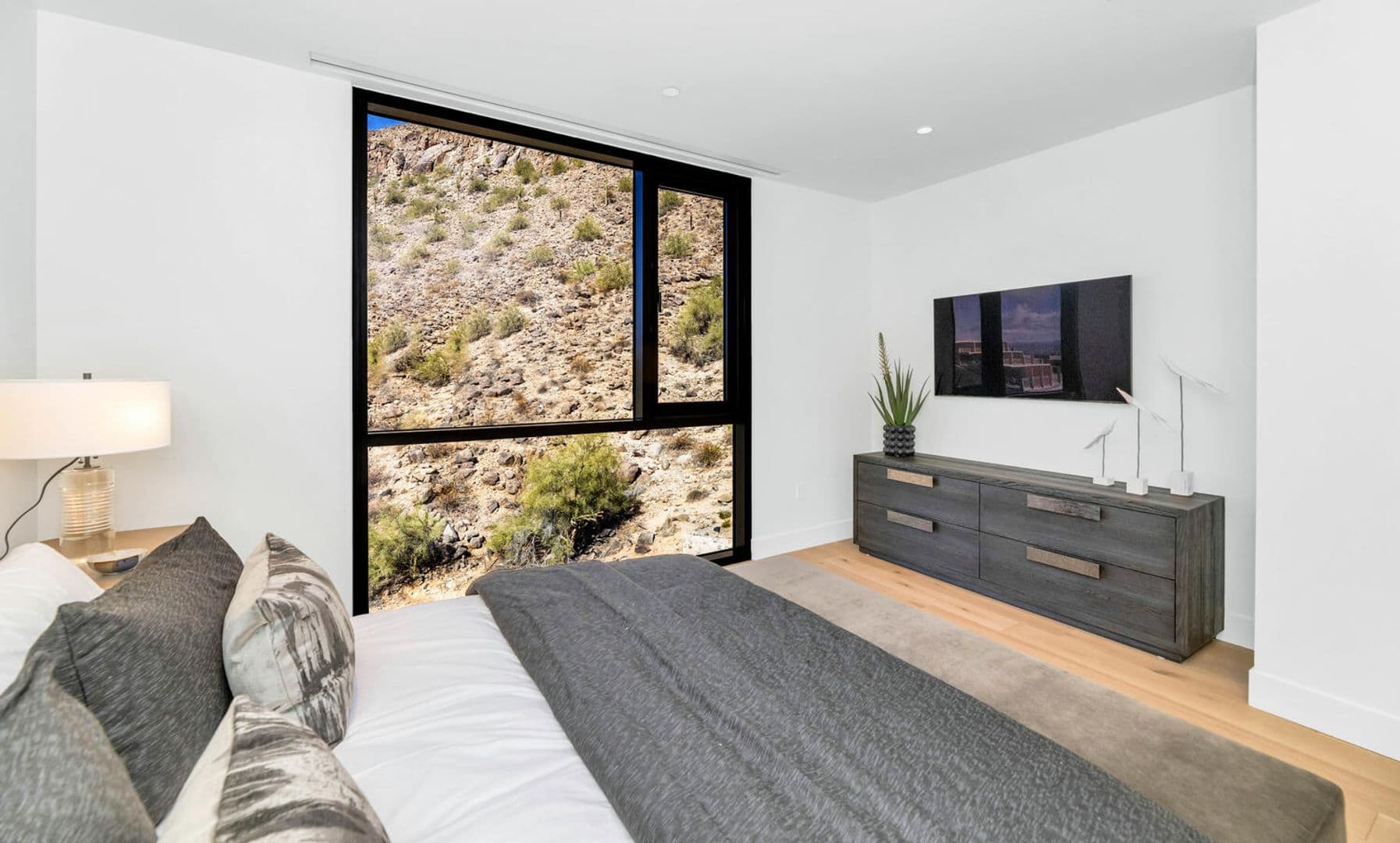 Scottsdale House: 5000 N Camelback Ridge Rd #407