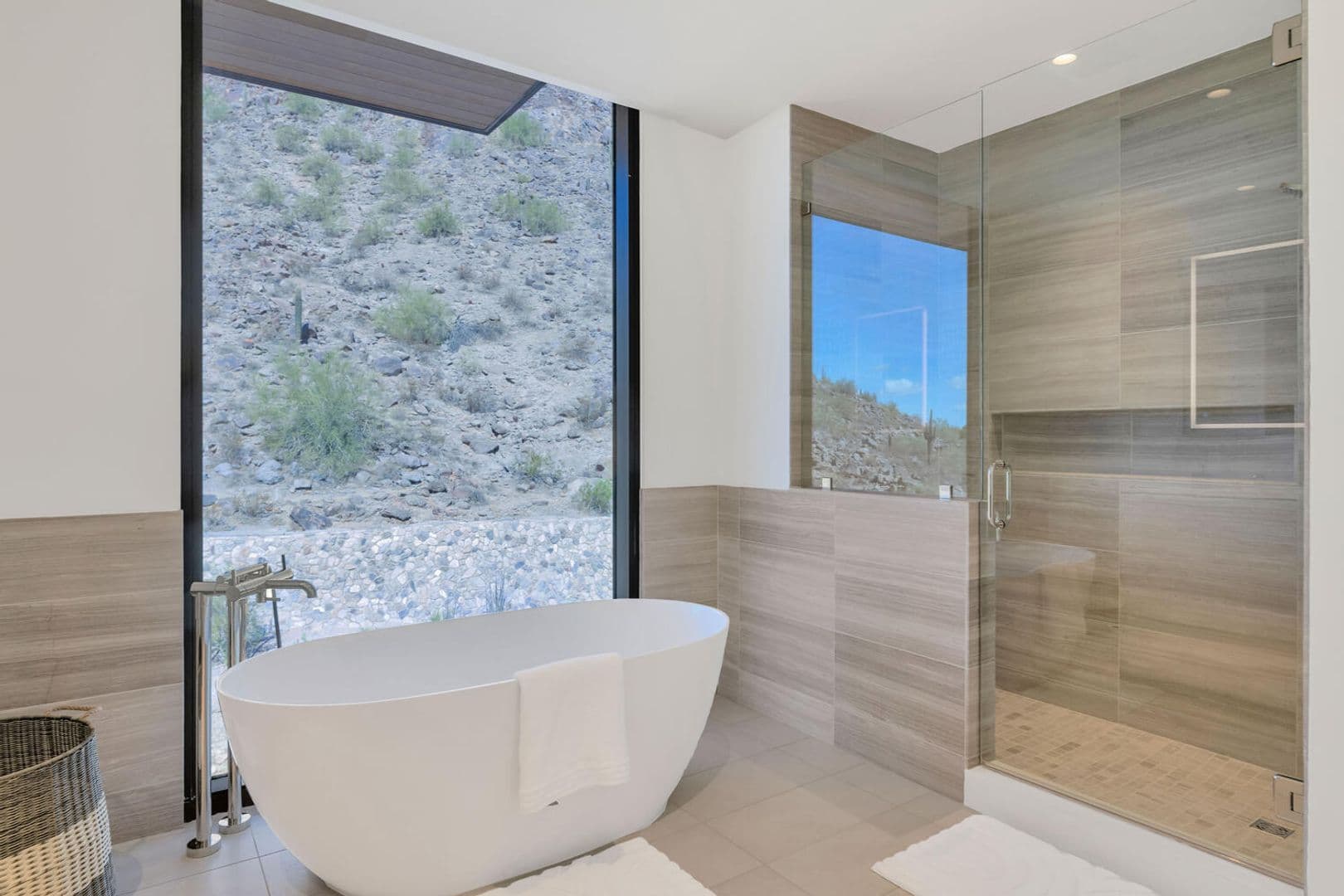 Scottsdale House: 5000 N Camelback Ridge Rd #407