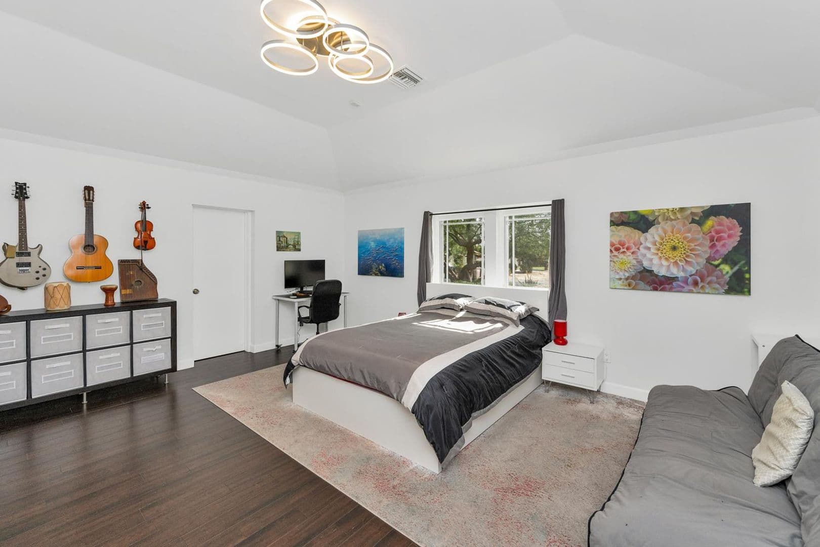 Paradise Valley House: 5228 N. 70th Pl