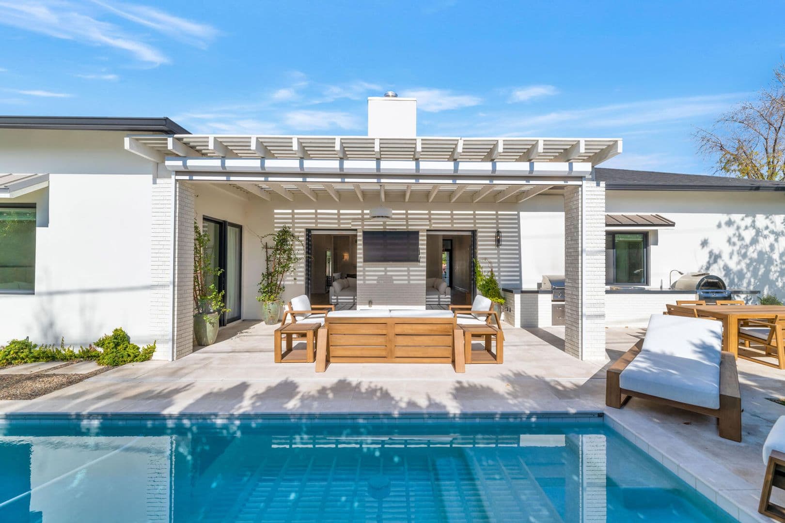 Phoenix House: 4147 E. Clarendon Ave