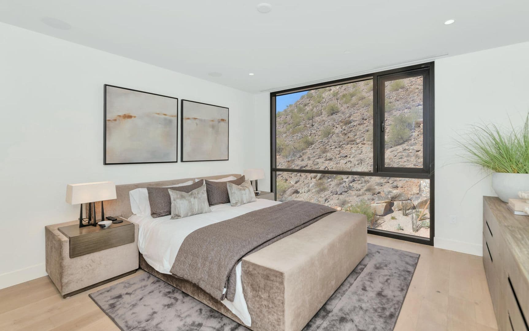 Scottsdale House: 5000 N Camelback Ridge Rd #407