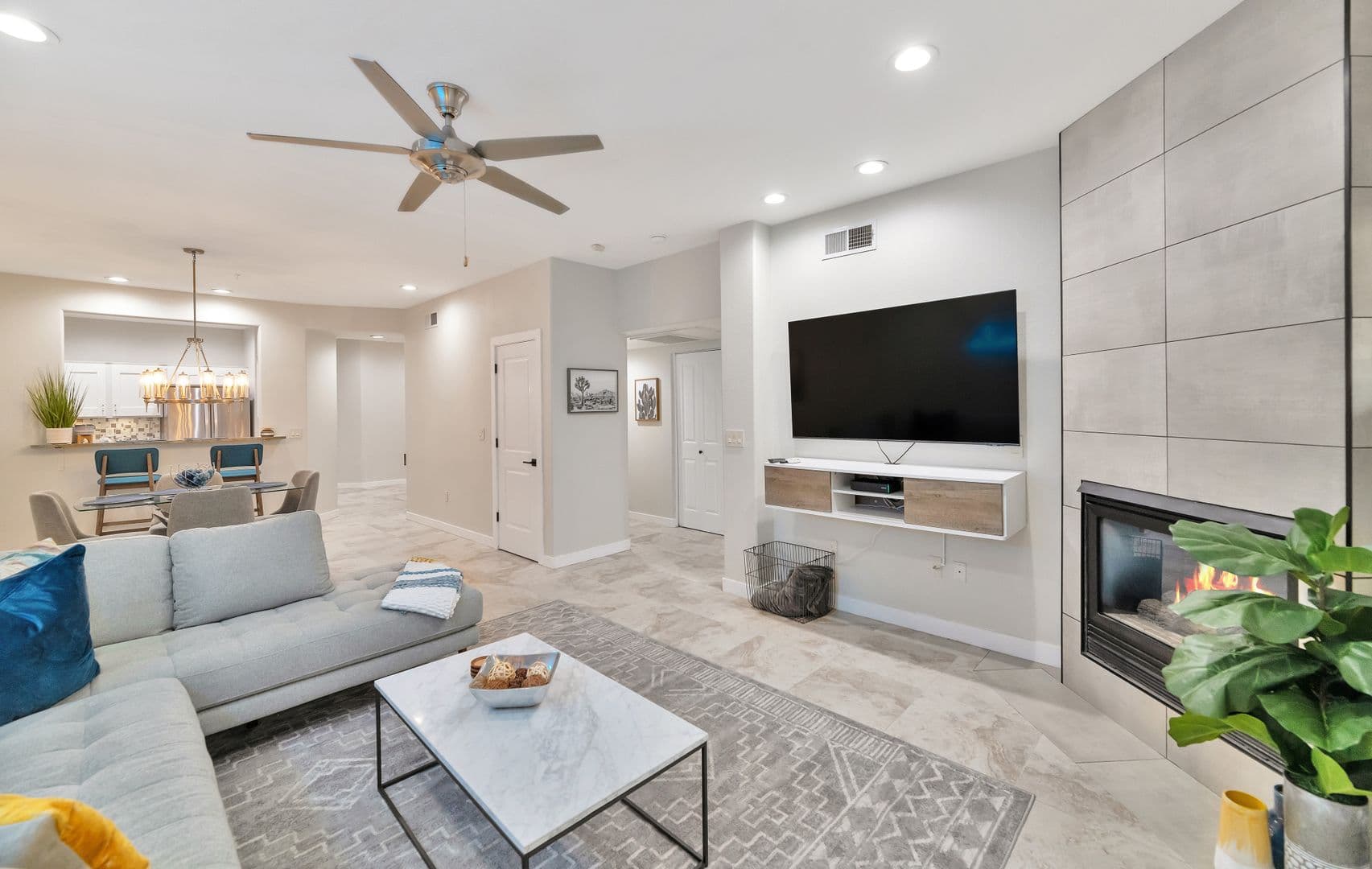 Scottsdale House: 7021 E Earll Dr #103