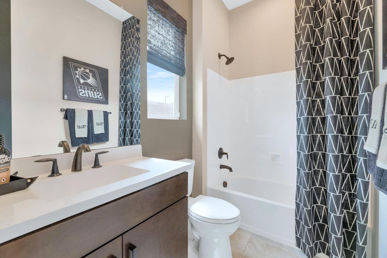 Mesa House: 10118 E Tesla Ave