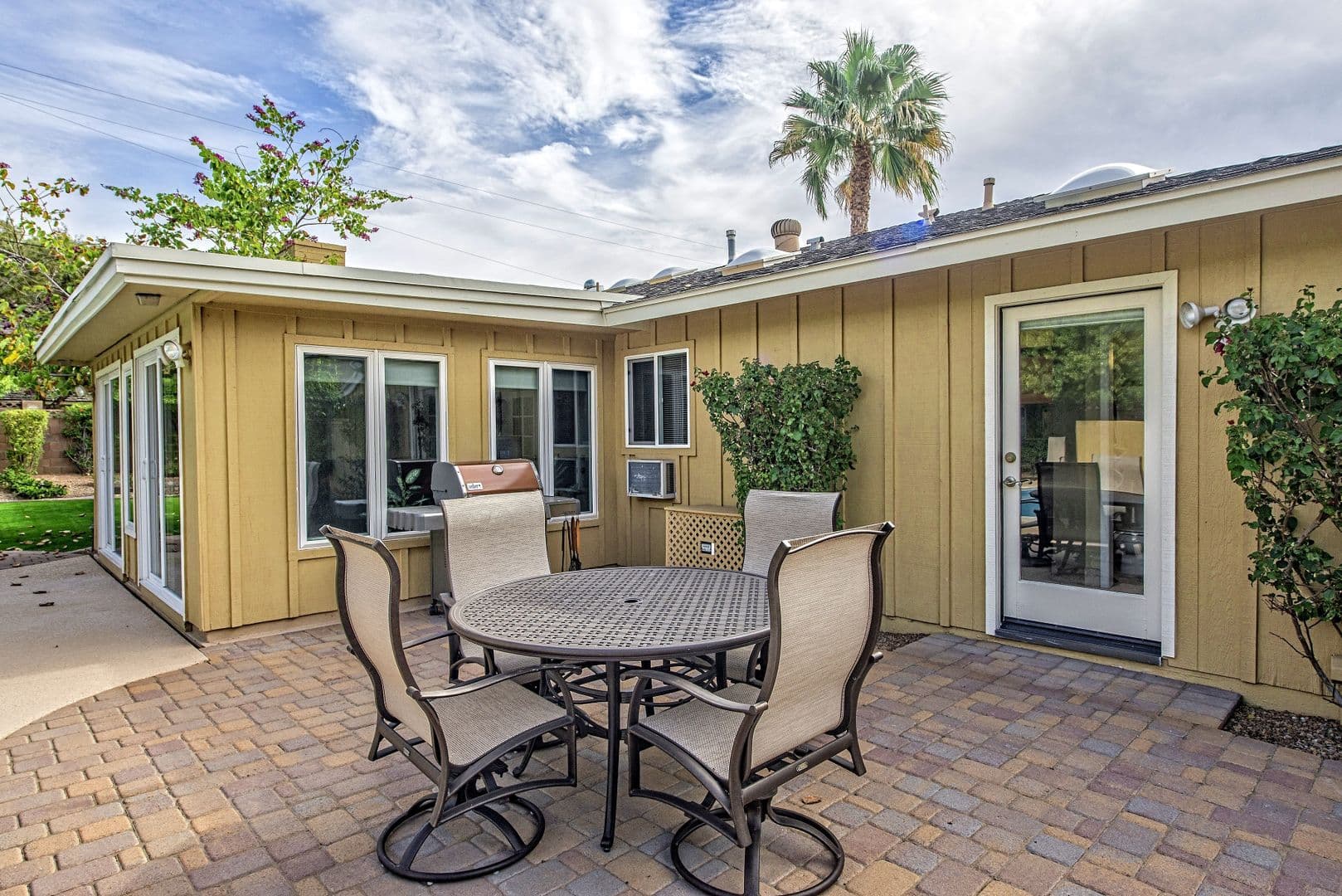 Phoenix House: 4406 N Dromedary Rd