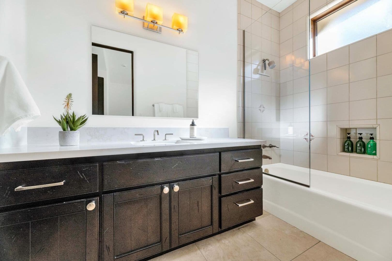 Paradise Valley House: 5810 E Cholla Ln