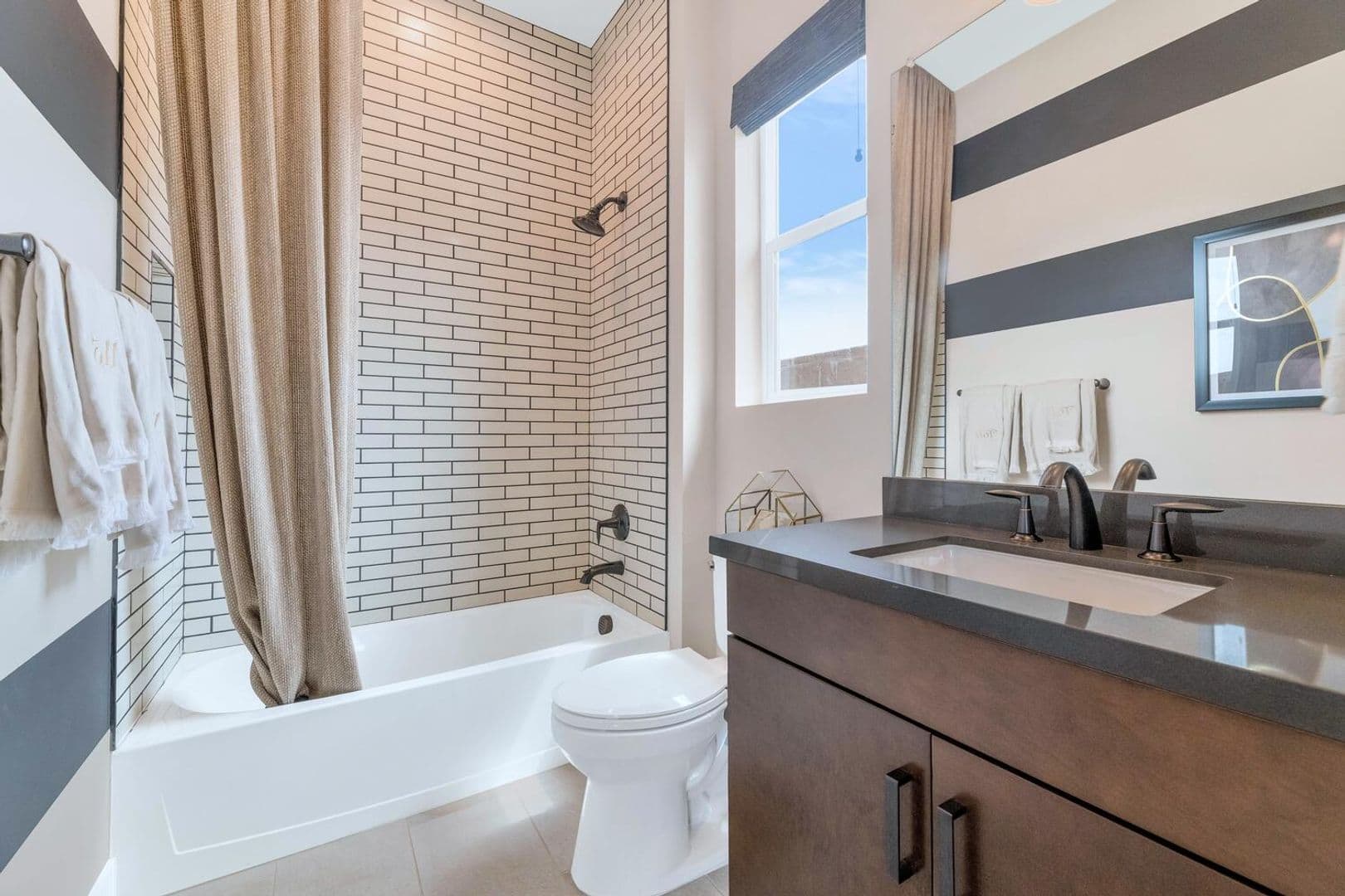 Mesa House: 10118 E Tesla Ave