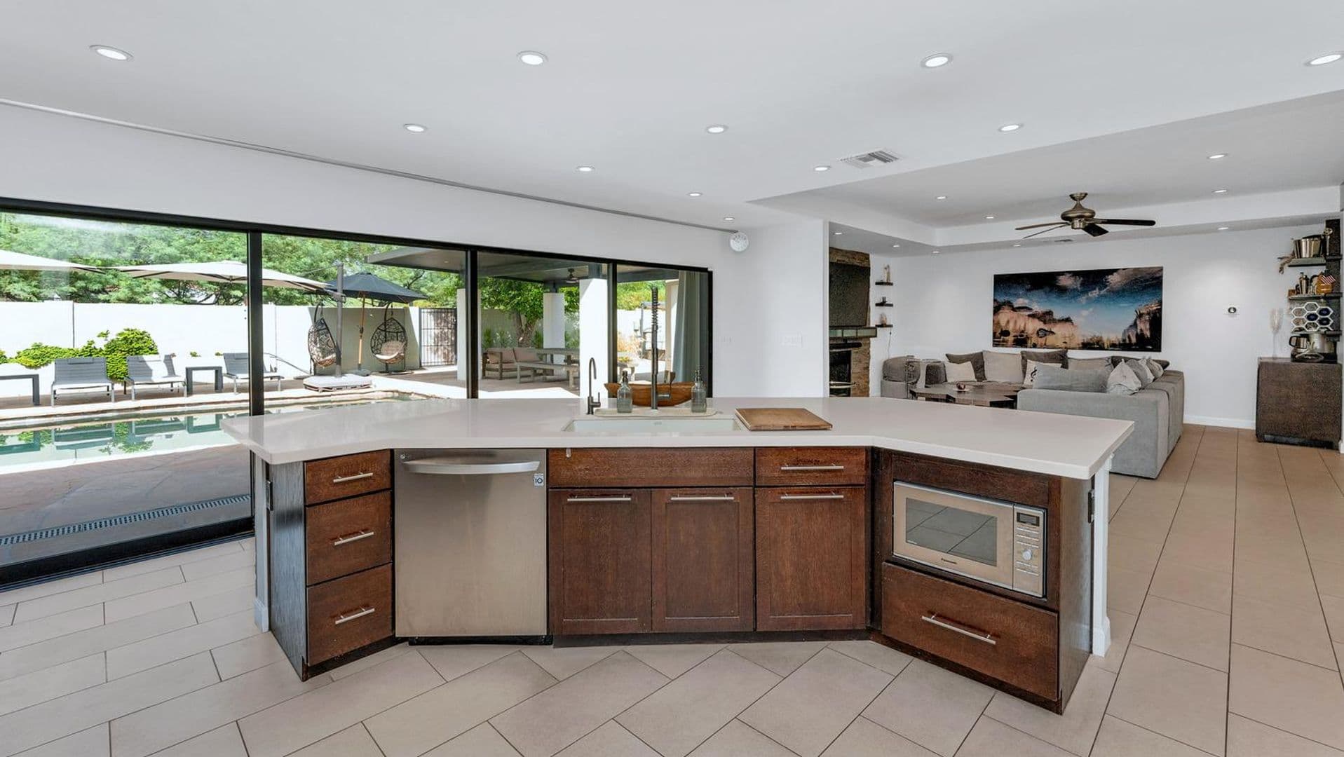 Paradise Valley House: 5228 N. 70th Pl
