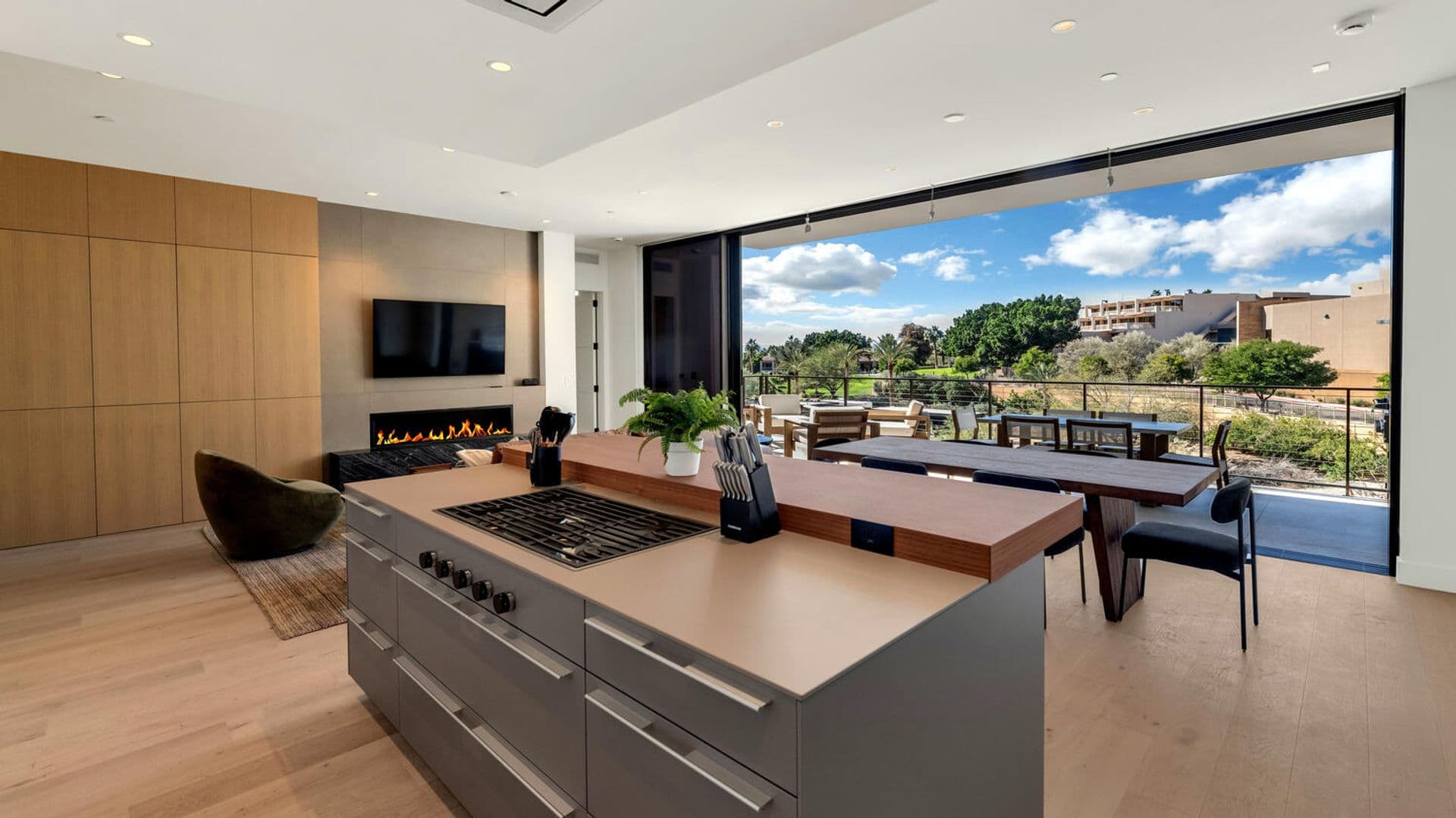 Scottsdale House: 4849 N Camelback Ridge Rd #B203